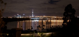 Auckland bei Nacht (C)